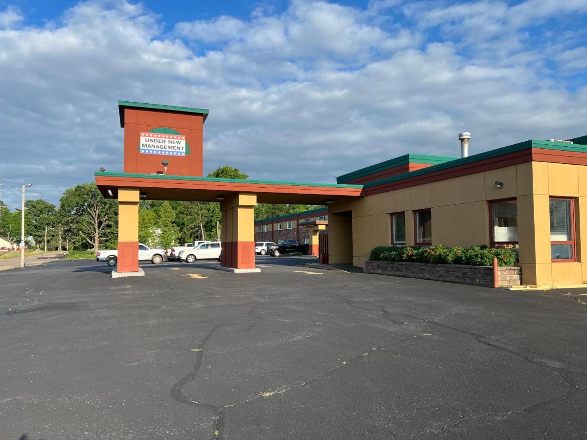 Posh Inn & Suites Wisconsin Rapids Exteriér fotografie